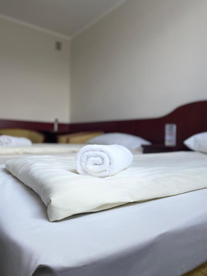 Dom Turysty Sanok Aparthotel Exterior photo